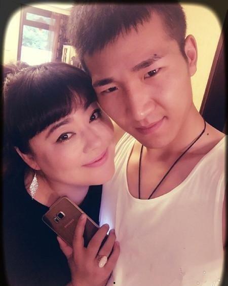 李菁菁老公直播最新爆料,婚姻内幕大曝光 第3张 李菁菁老公直播最新爆料,婚姻内幕大曝光 第3张